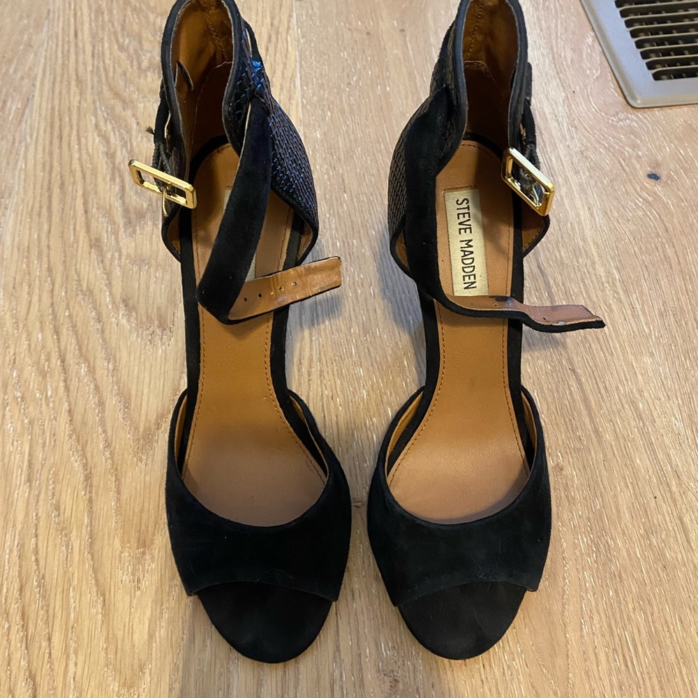 Steve Madden Black heels-size 8